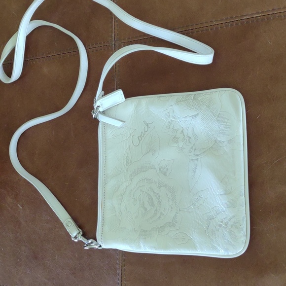 Coach Handbags - Coach small cream leather crossbody